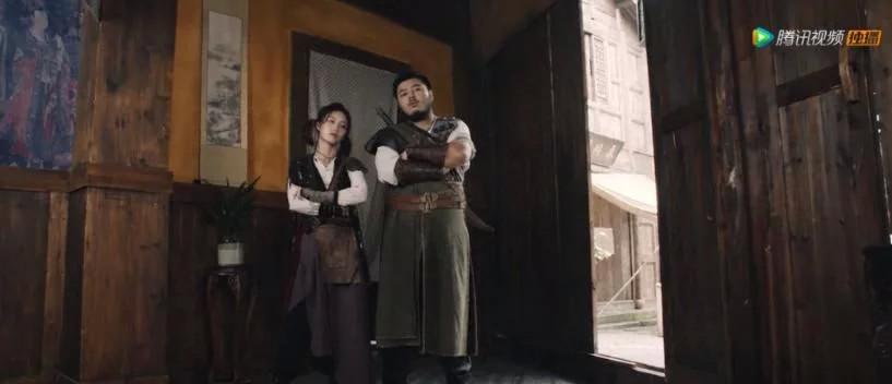 同色彩相撞